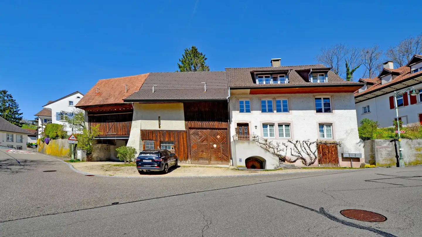 Residential building for sale - 4465 Hemmiken