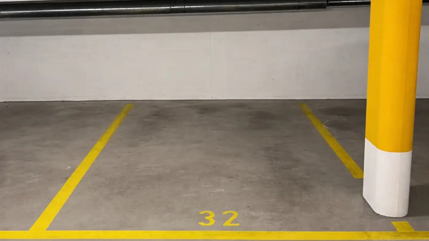 Underground parking space for rent - Industriestrasse 42, 8962 Bergdietikon
