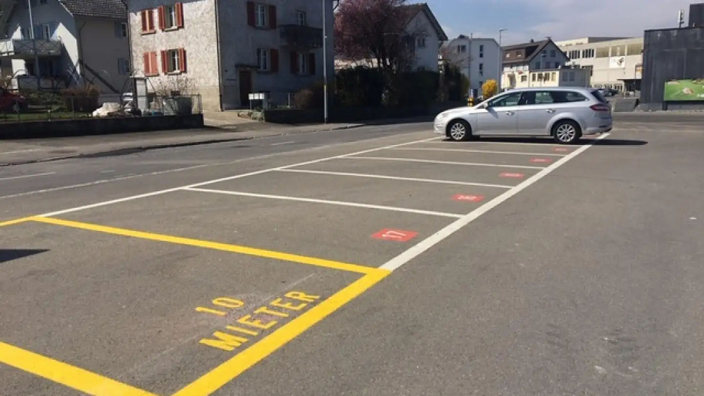 Parkplatz im Freien mieten - Bahnhofstrasse 41, 8864 Reichenburg