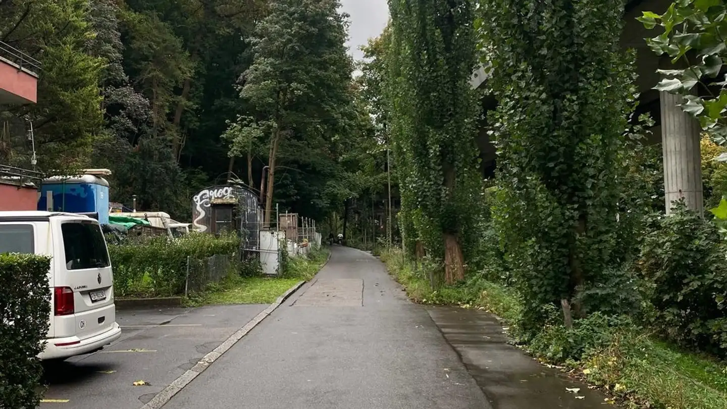 Place de parking extérieure à louer - Lessingstrasse 45, 8002 Zürich