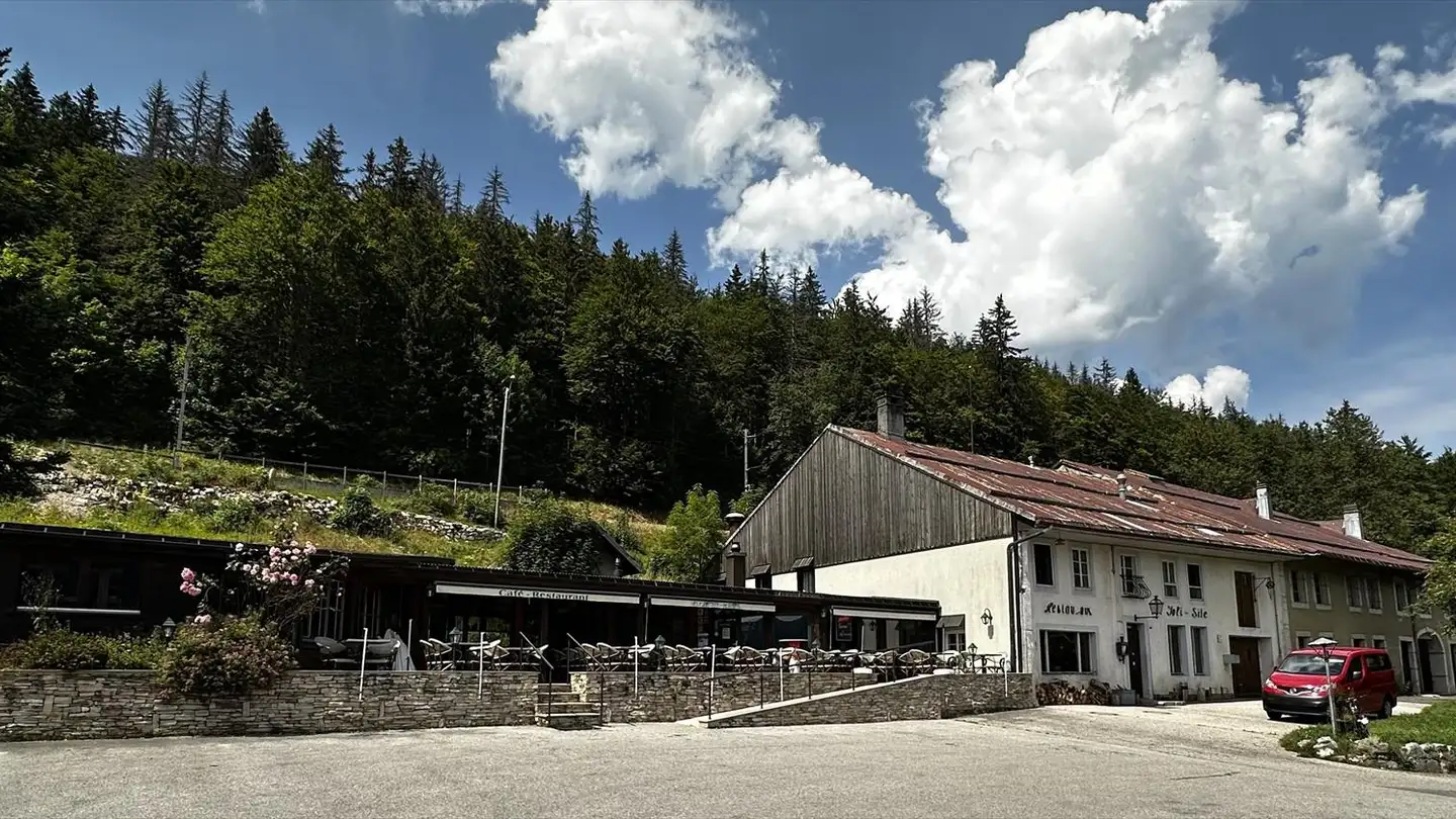 Edificio residenziale in vendita - Esserts De Rive Haut, 1345 Le Lieu