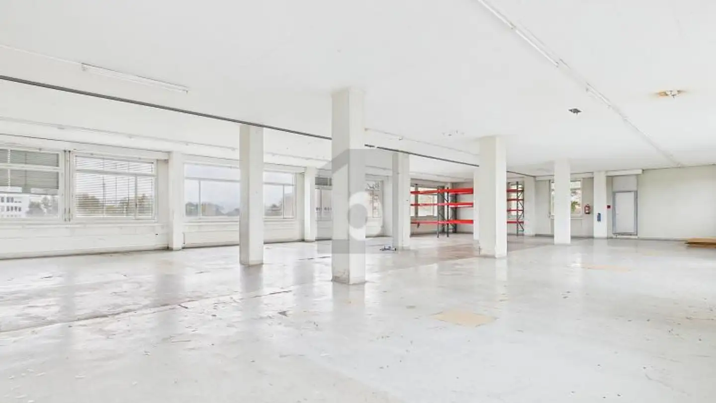 Industrial property for rent - 8603 Schwerzenbach