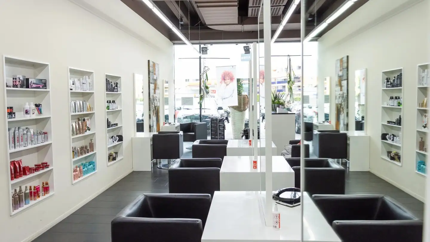 Commercial for rent - Rheinstrasse 2, 9469 Haag (Rheintal) - Photo 2