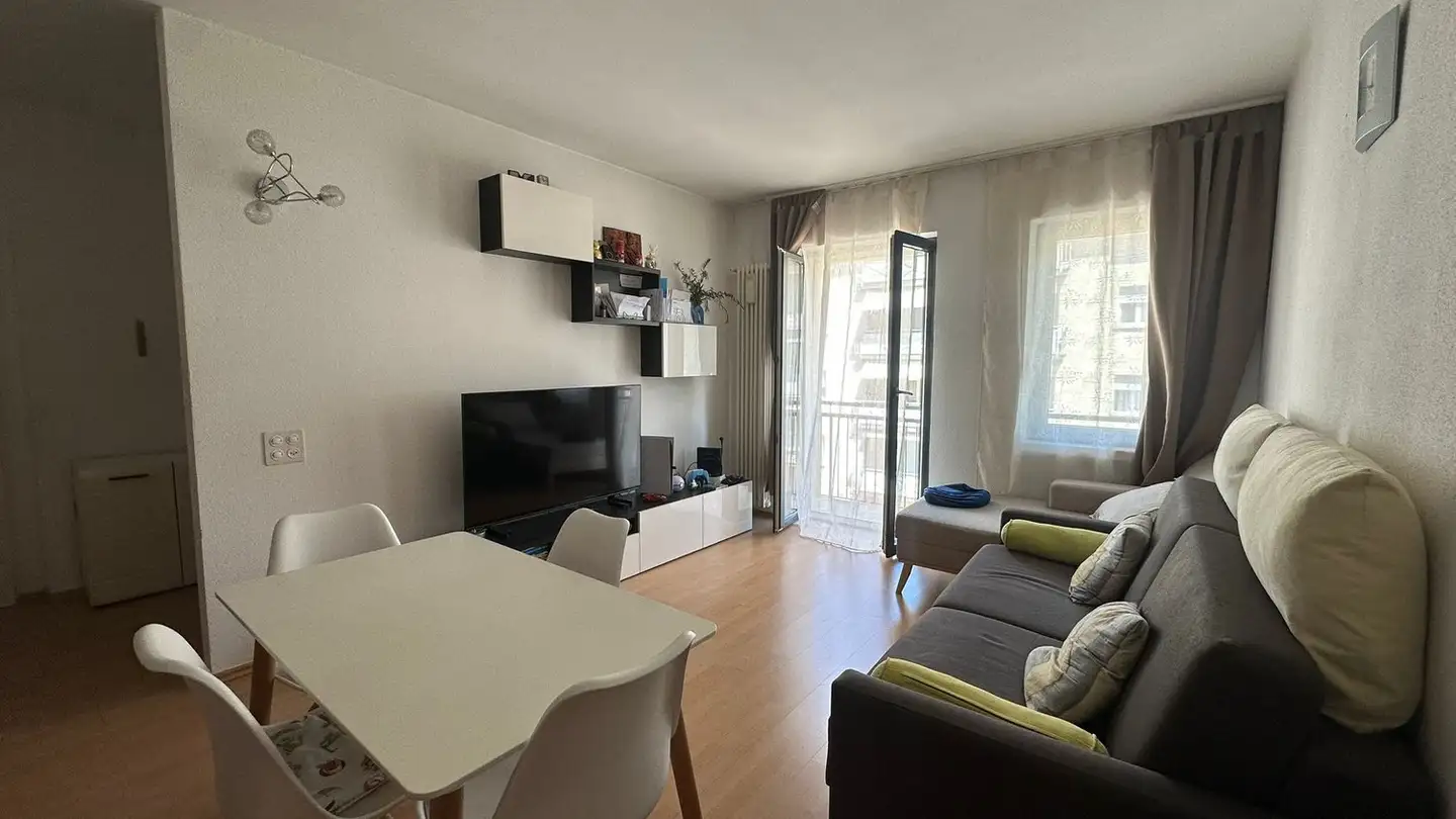 Appartement à louer - Via Rovedaro 4, 6512 Giubiasco