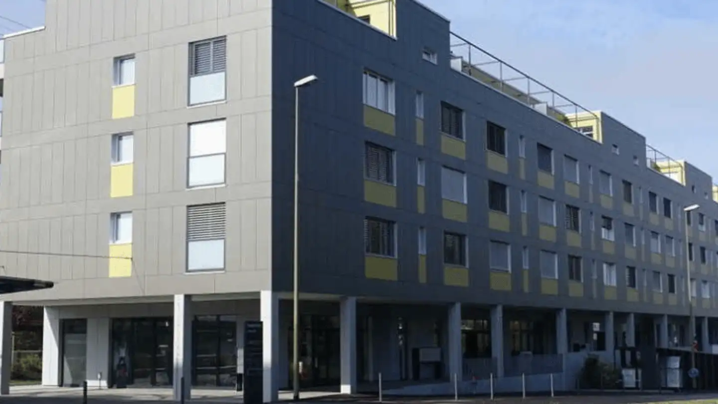 Tiefgaragenstellplatz mieten - Ueberlandstrasse 212, 8600 Dübendorf