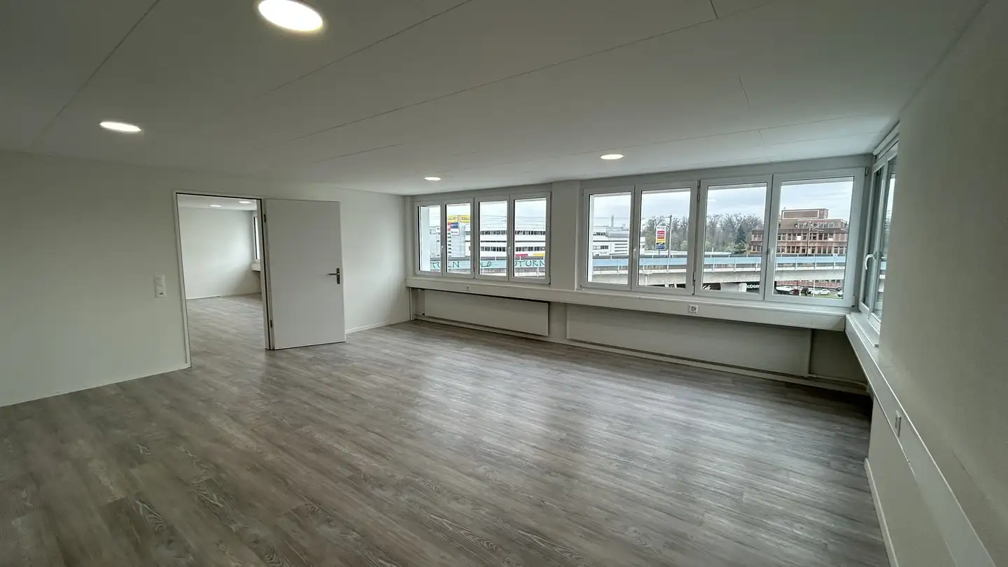 Commercial à louer - Neue Winterthurerstrasse 30a, 8305 Dietlikon - Photo 4