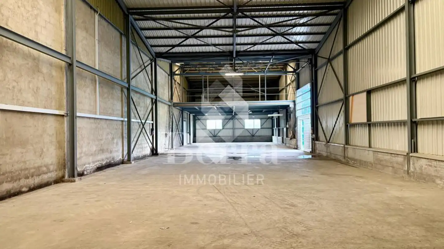 Office space for rent - Route Du Canal, 1906 Charrat - Photo 2