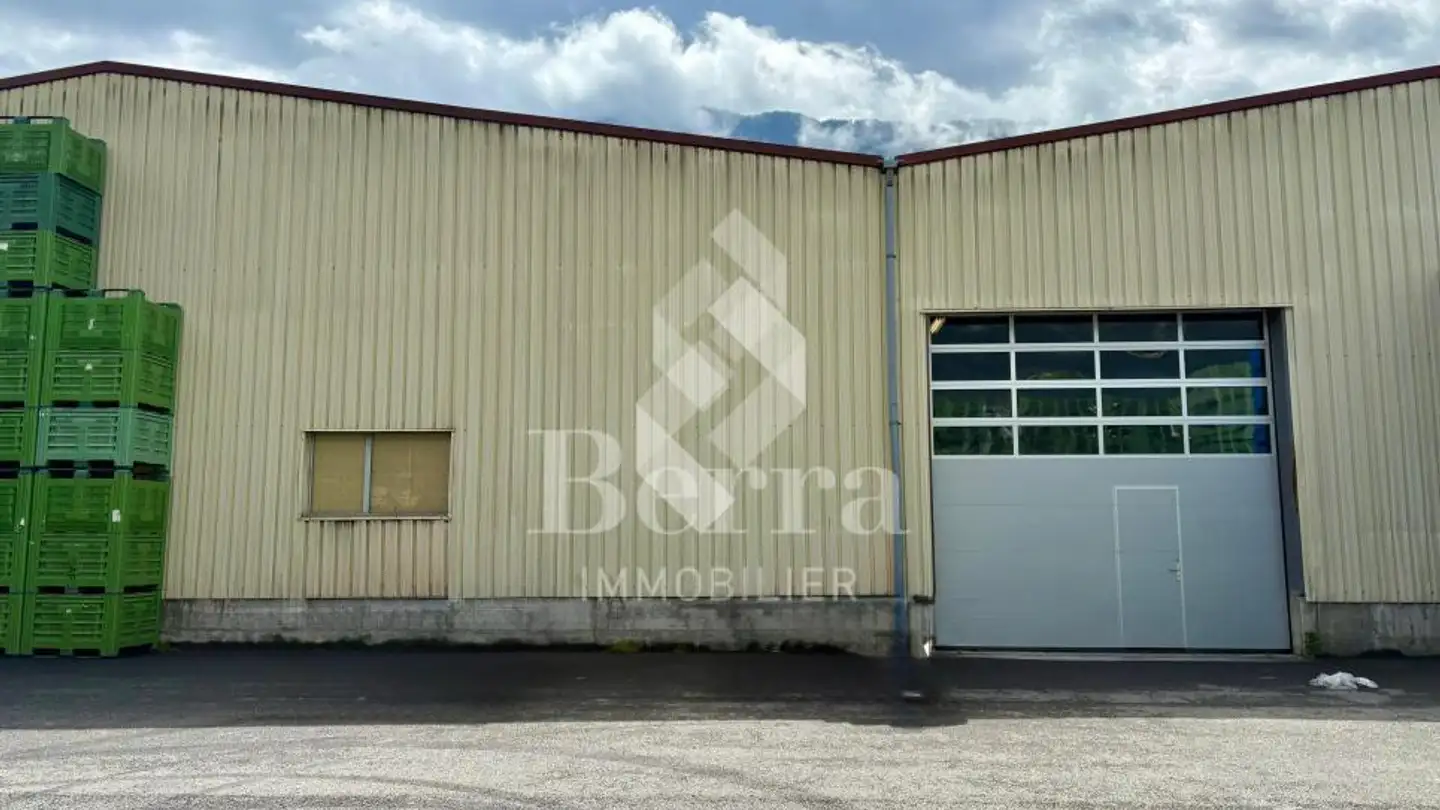 Office space for rent - Route Du Canal, 1906 Charrat - Photo 4