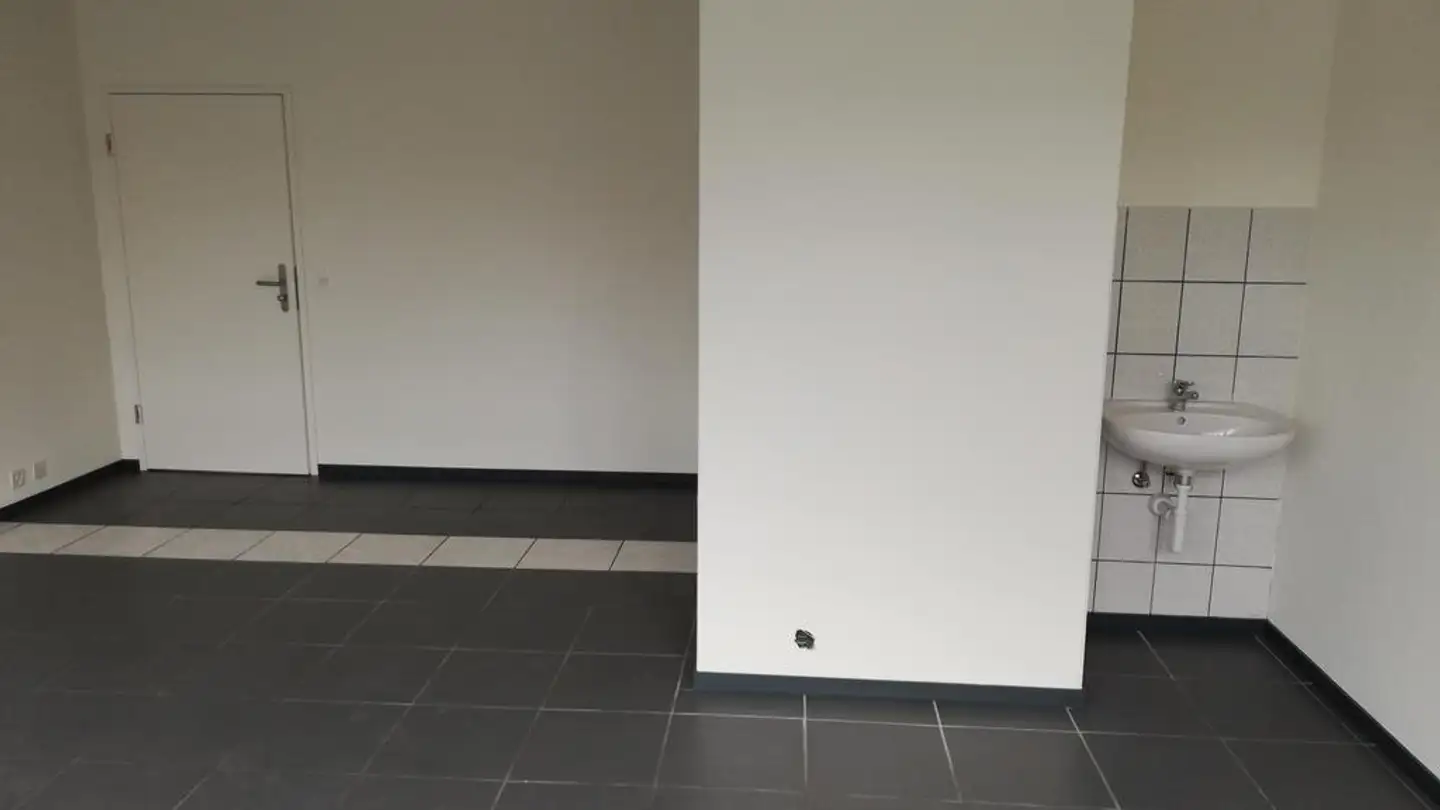 Commerciale in affitto - Mittlerer Kreis 2, 4106 Therwil - Foto 4