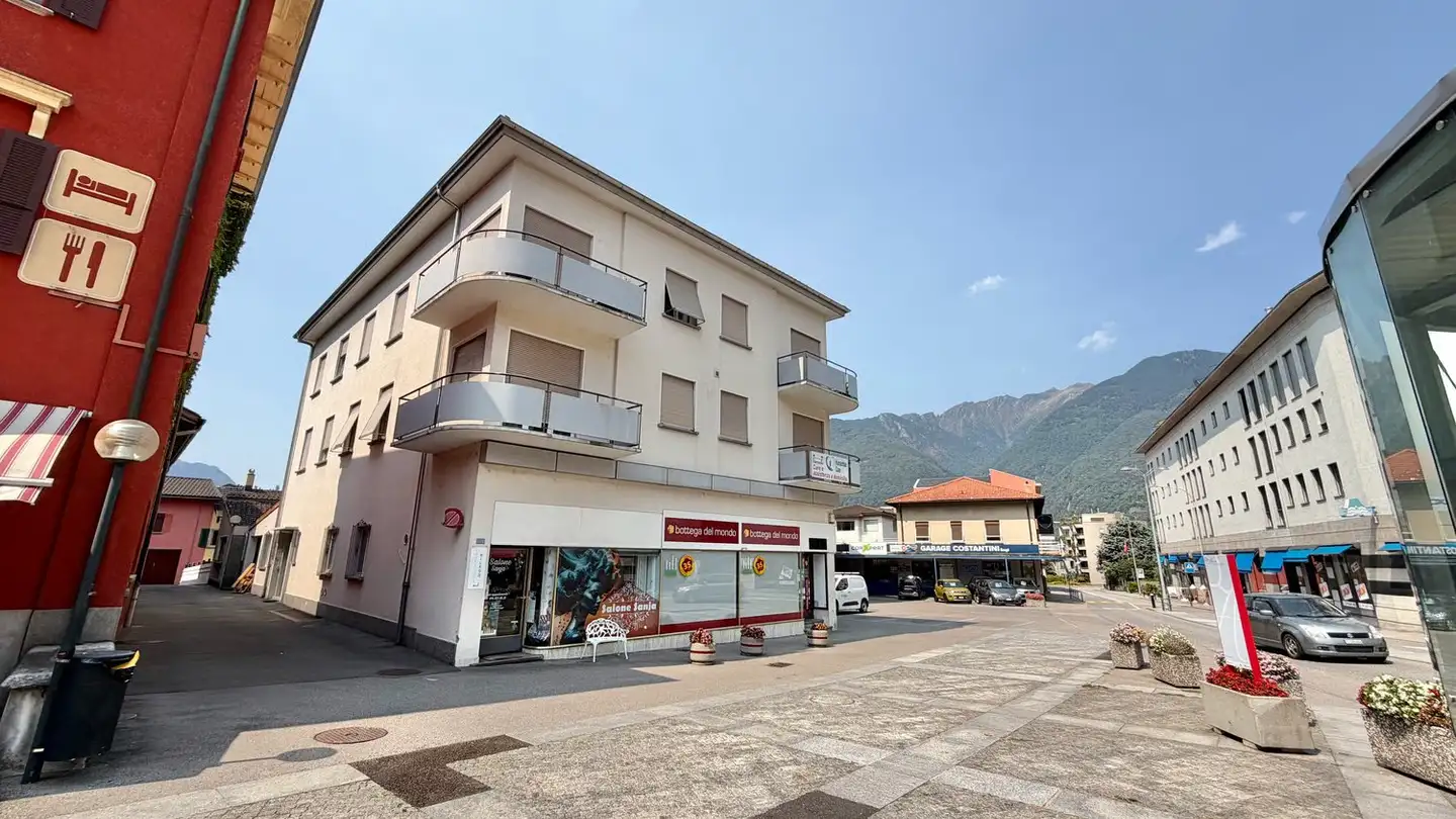 Appartement à louer - Largo Libero Olgiati 69, 6512 Giubiasco - Photo 2
