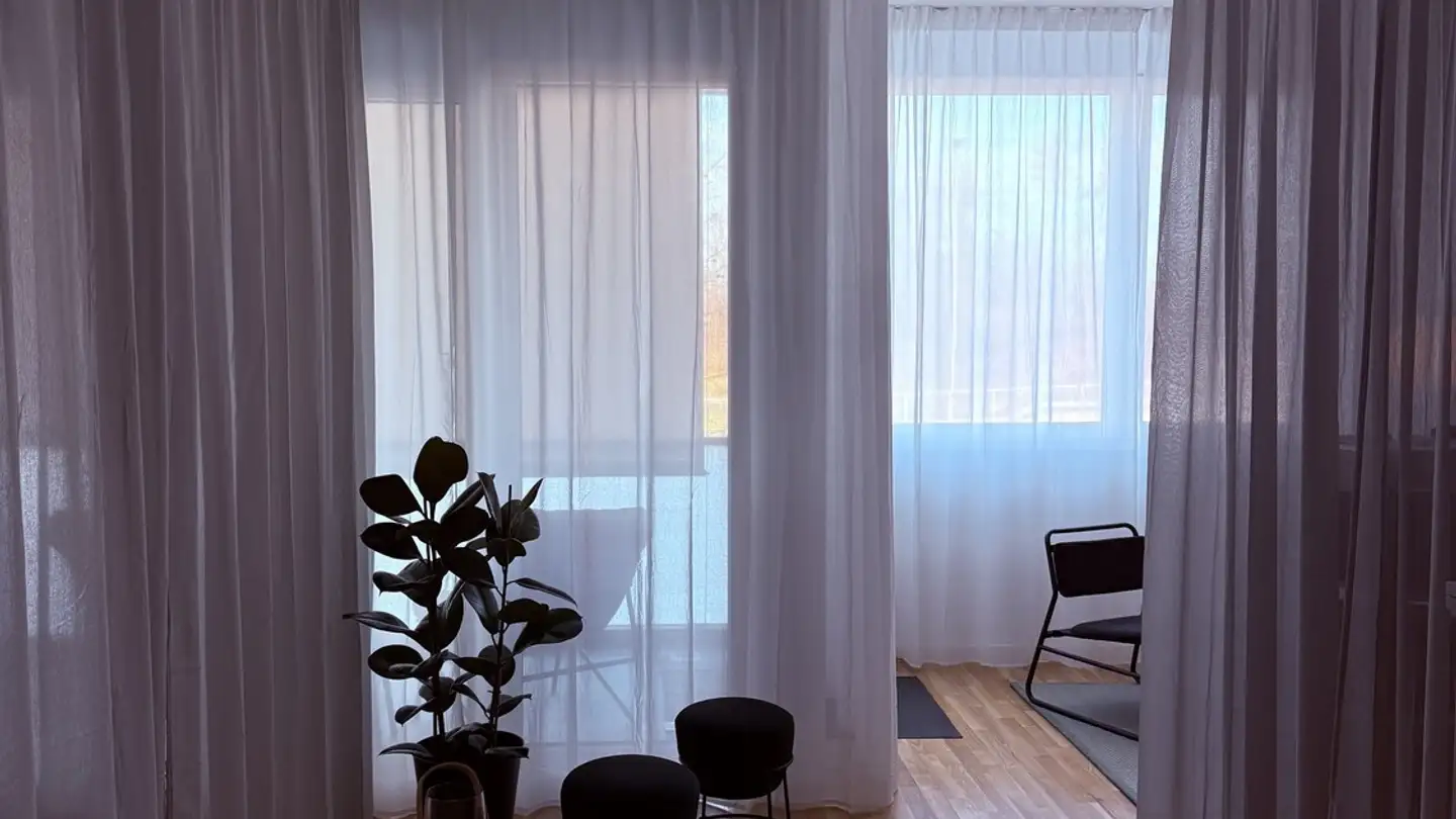 Commercial à louer - Ueberlandstrasse 439, 8051 Zürich