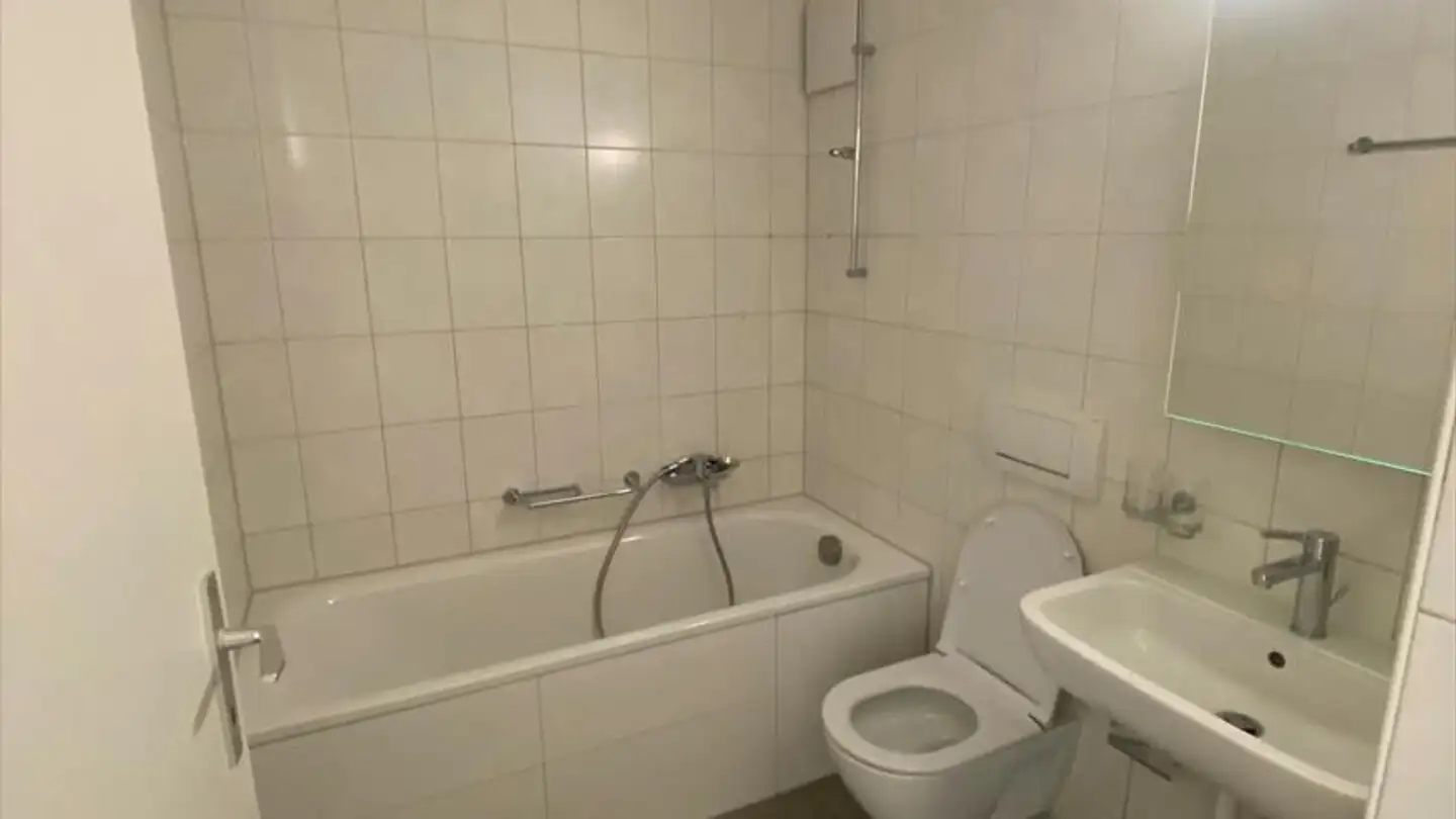 Apartment for rent - Rue Des Fahys, 2000 Neuchâtel - Photo 4