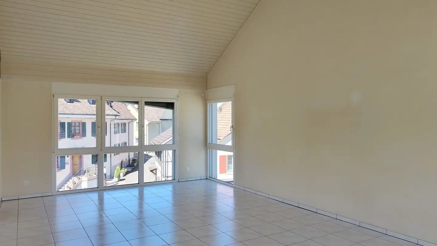 Dachgeschosswohnung kaufen - Hauptstrasse 54, 4147 Aesch BL