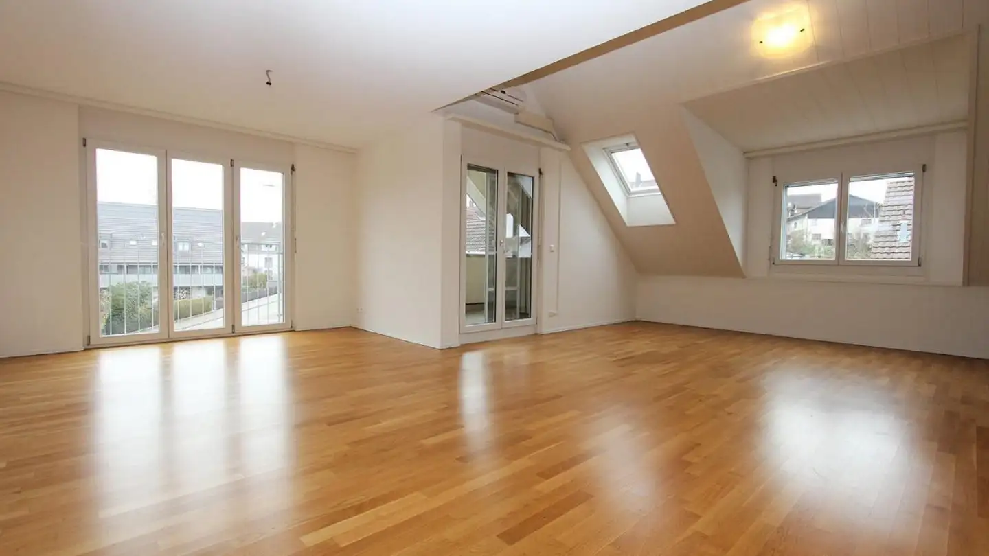Wohnung kaufen - Zürichstrasse, 8606 Nänikon - Foto 2