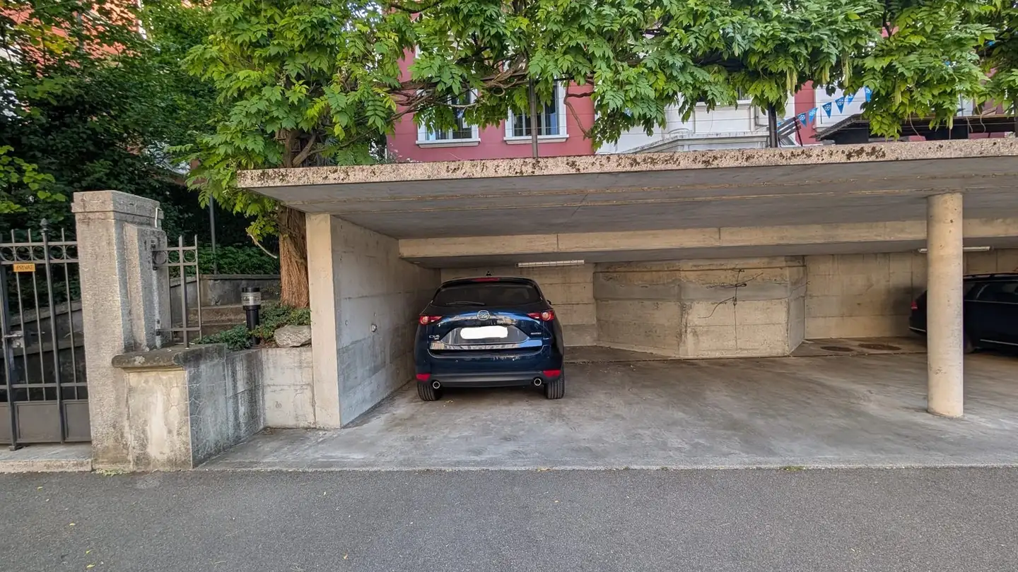 Place de parking extérieure à louer - Clausiusstrasse 45, 8006 Zürich