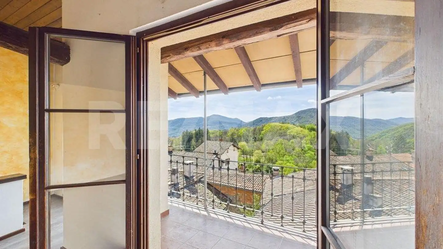 Maison en terrasse à vendre - 6981 Bedigliora