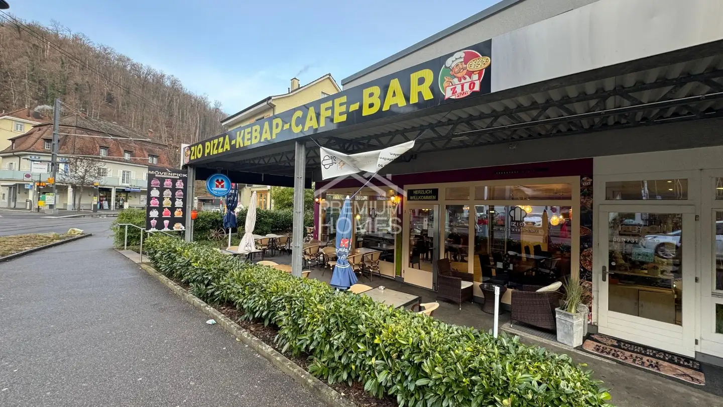 Mixed-use building for sale - 4112 Bättwil
