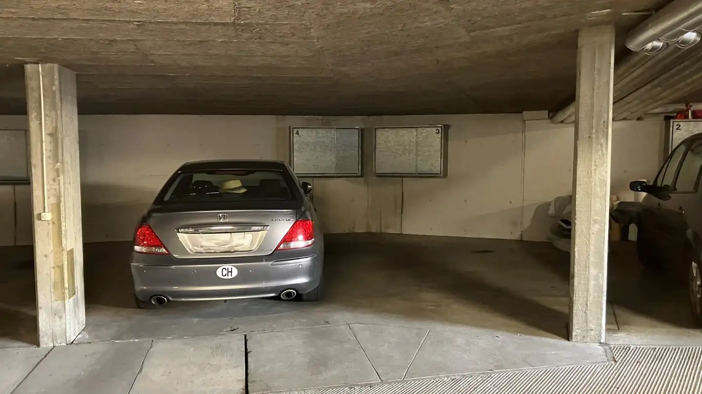 Garage individuel à louer - Wiesliacher 45, 8053 Zürich