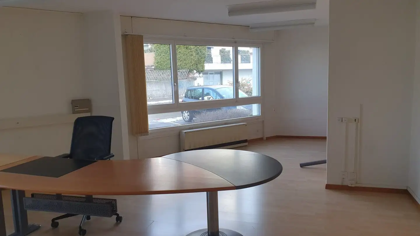 Commercial à louer - Gewerbestrasse 6, 8155 Niederhasli - Photo 4