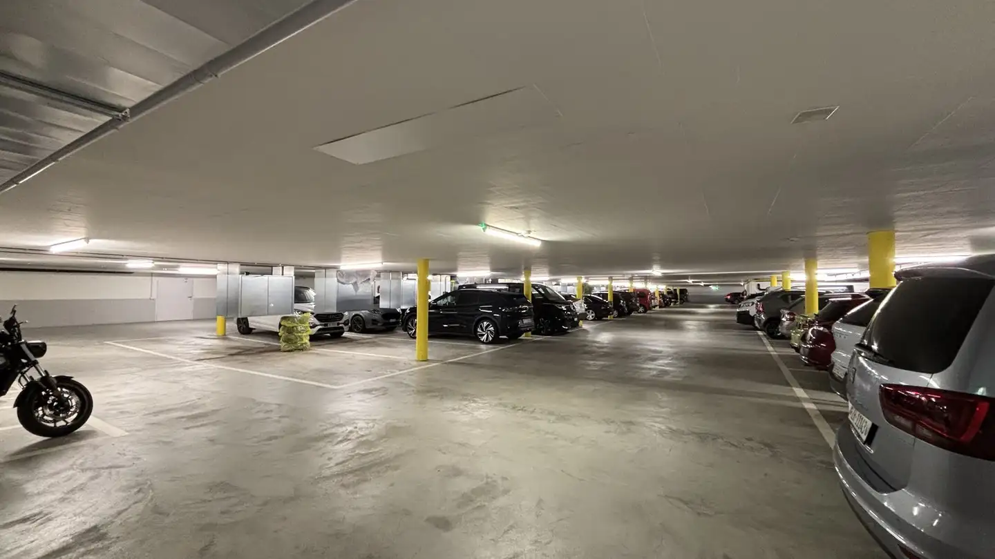 Outdoor parking space for rent - 8610 Uster