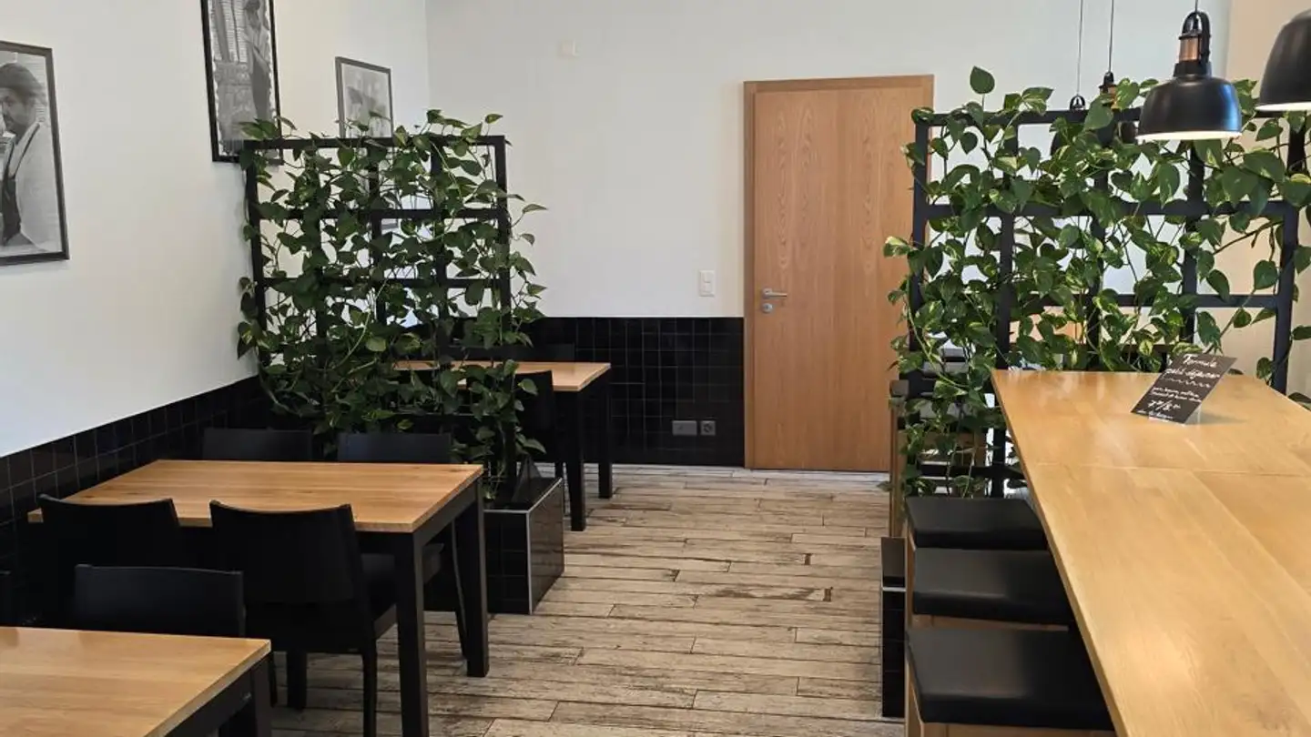 Commercial à louer - Rue Ernest Roulet 1, 2034 Peseux - Photo 2