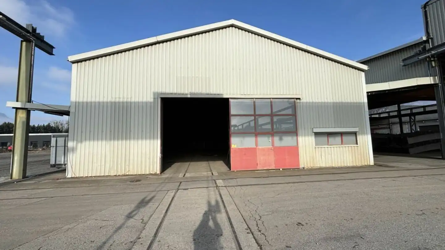 Mixed-use building for rent - 1860 Aigle - Photo 4