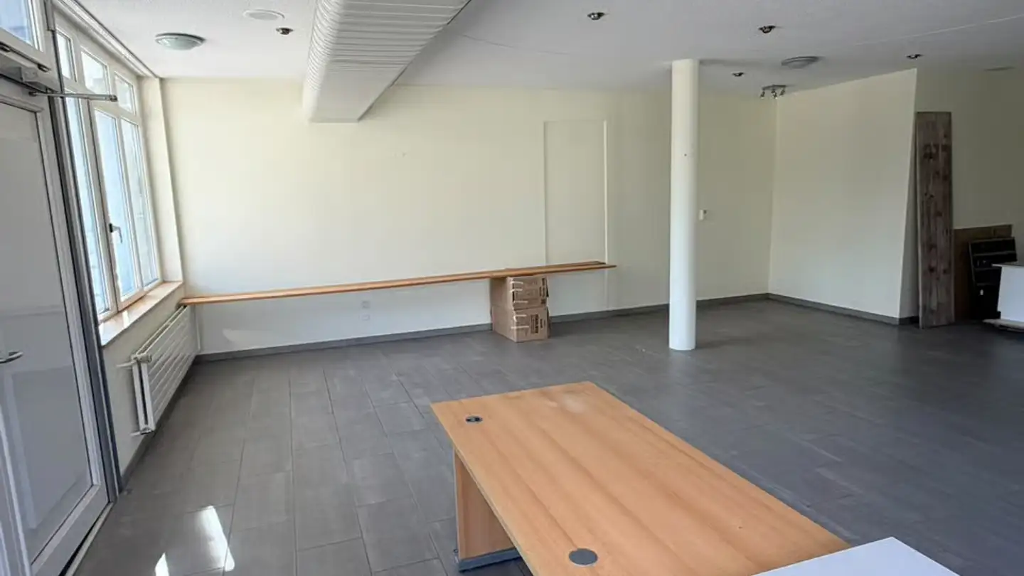Commercial for rent - Feithierenstrasse, 3952 Susten