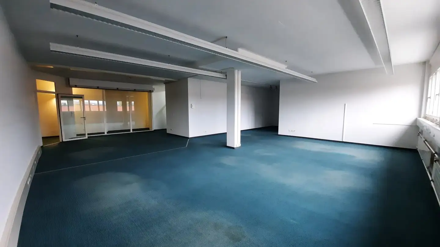 Bürofläche mieten - Im Halbiacker 7, 8352 Elsau