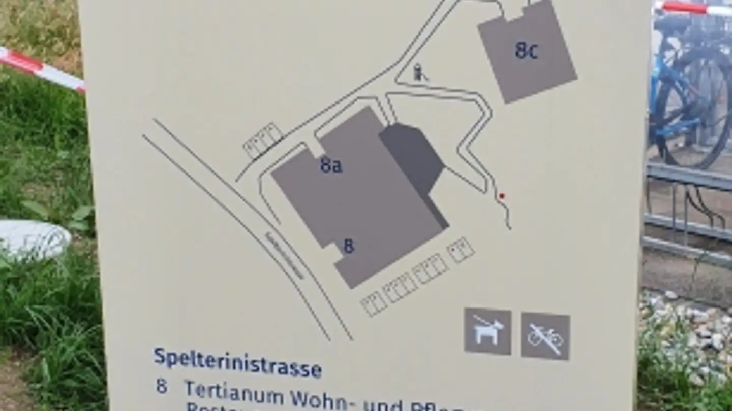 Place de parking extérieure à louer - Spelterinistrasse, 9602 Bazenheid
