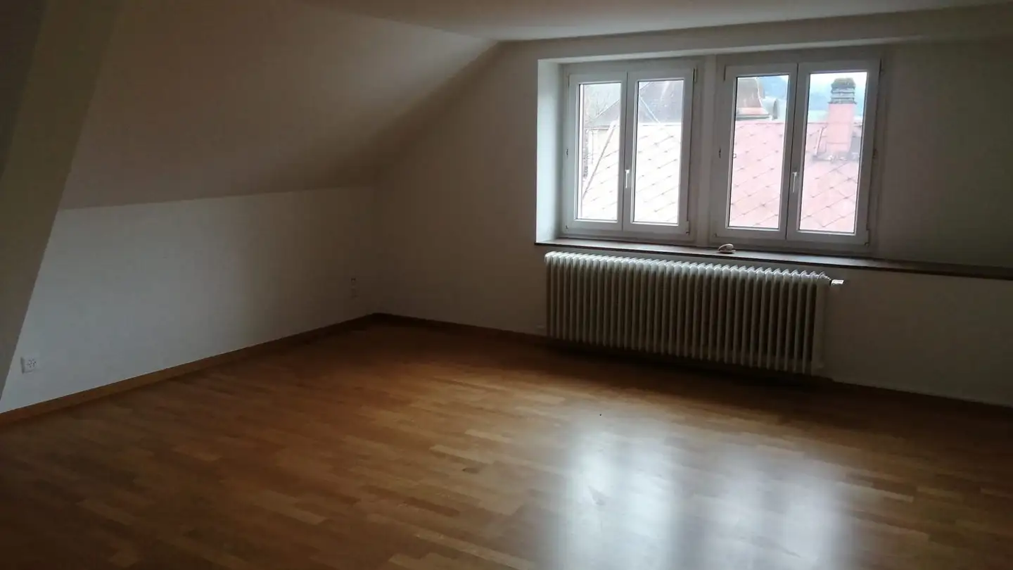 Attique à louer - Rue Du Collège 3, 2112 Môtiers NE - Photo 3