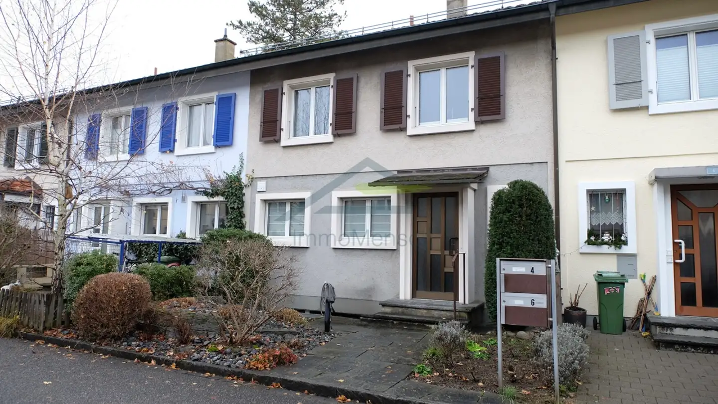 Stepped house for sale - Hohe Winde-Strasse 6, 4153 Reinach BL
