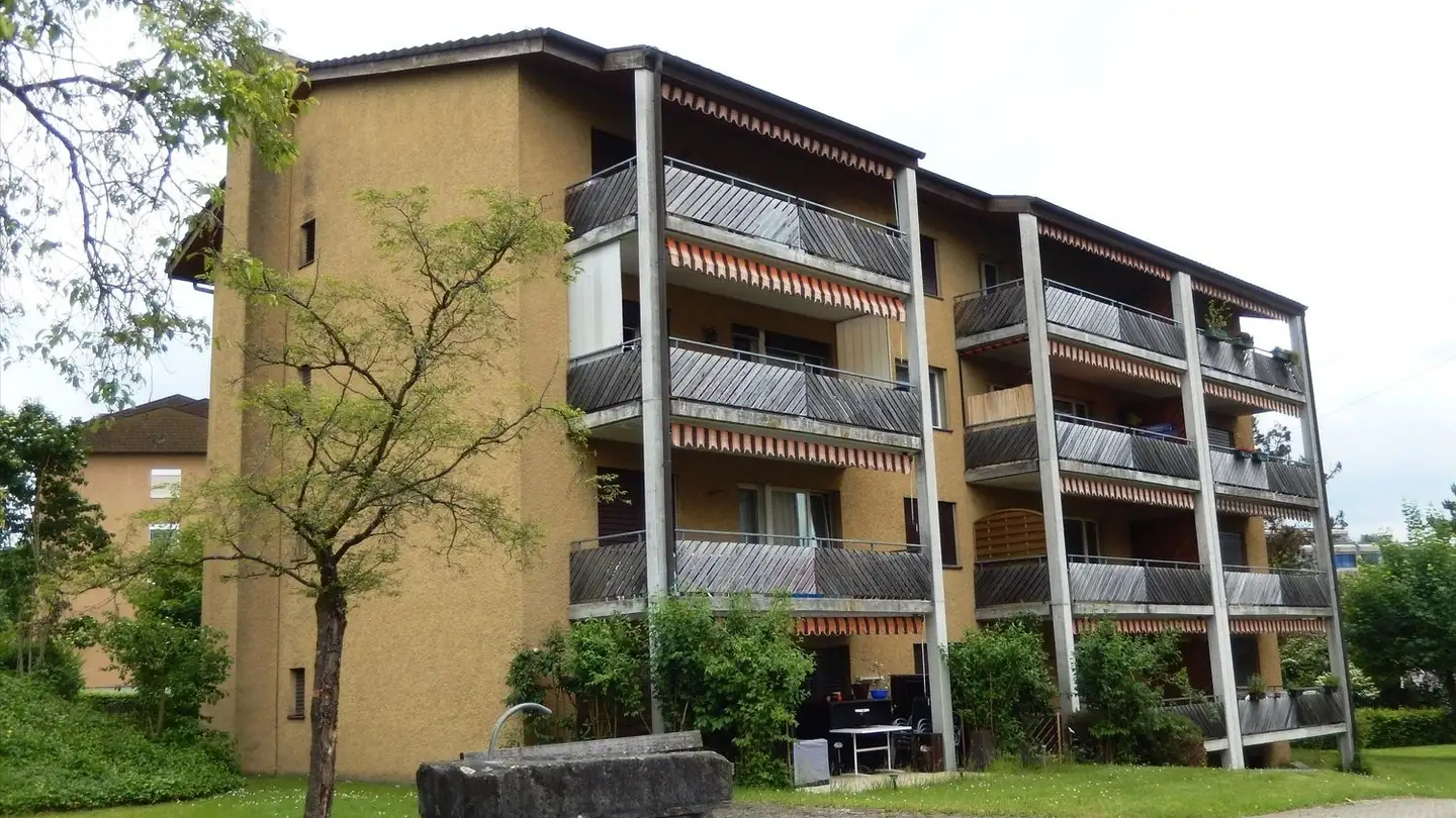 Place de parking extérieure à louer - Gumpisbüelstrasse 41, 8600 Dübendorf