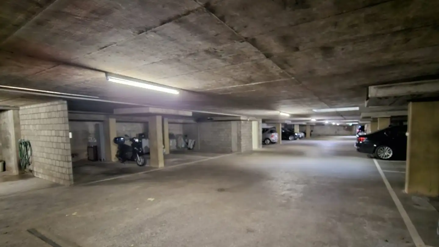 Place de parking souterraine à louer - Kappelenring 3a, 3032 Hinterkappelen