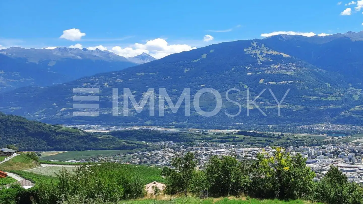 Constructible plot for sale - 1976 Erde