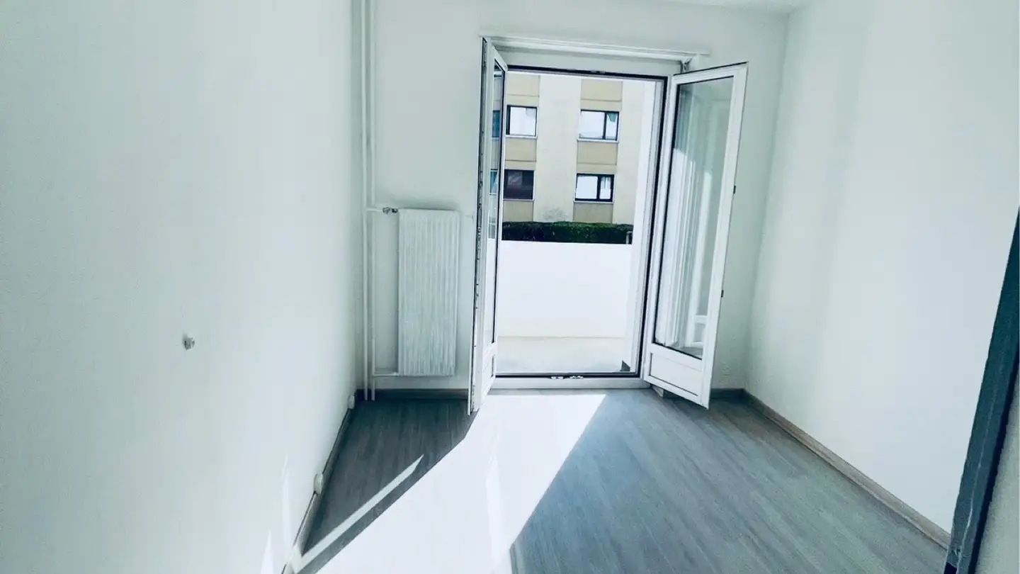 Apartment for sale - 2074 Marin-Epagnier - Photo 2