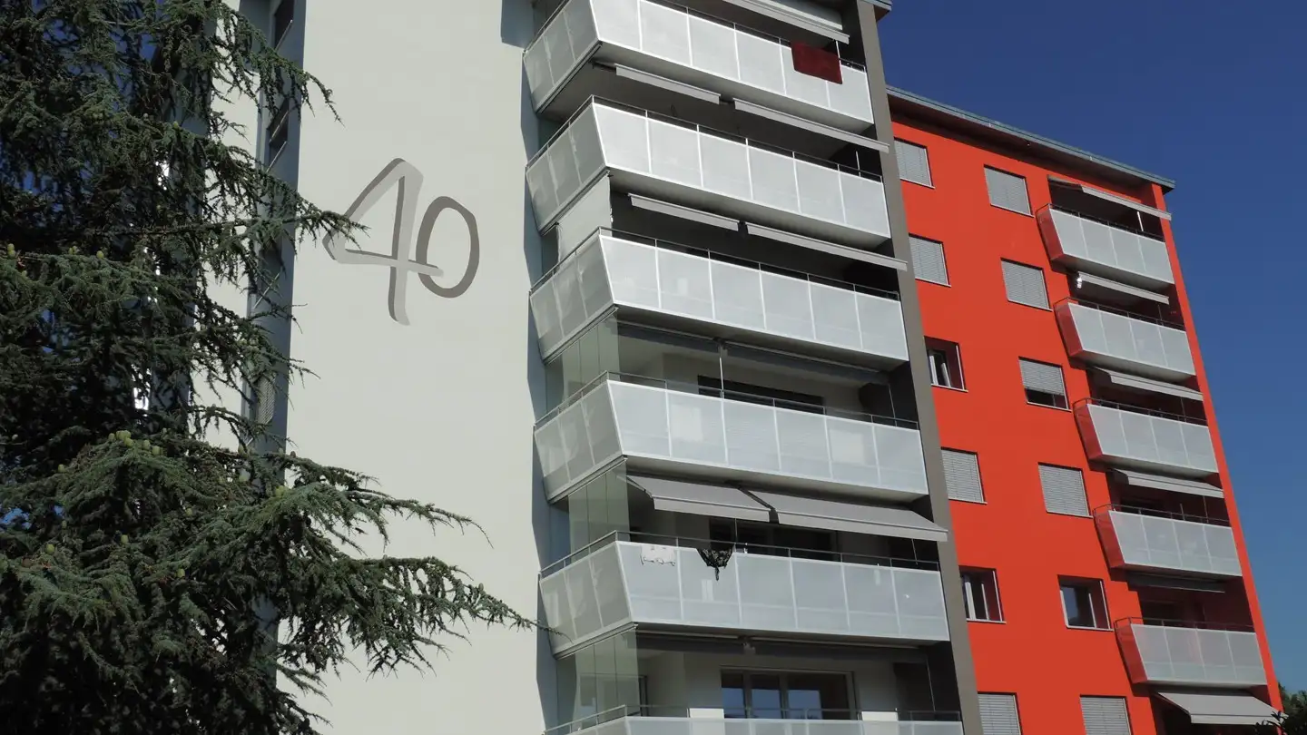 Outdoor parking space for rent - 1022 Chavannes-près-Renens