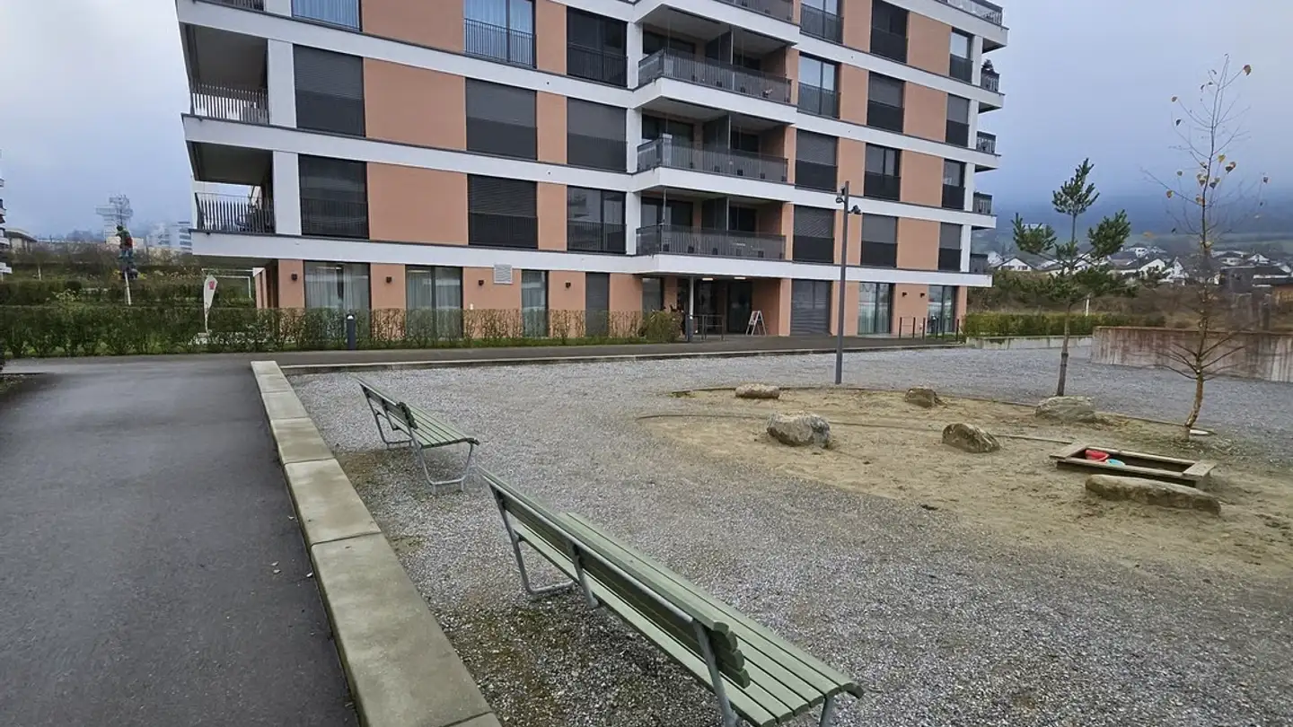 Place de parking souterraine à louer - Weissensteinweg 1, 5330 Bad Zurzach - Photo 2