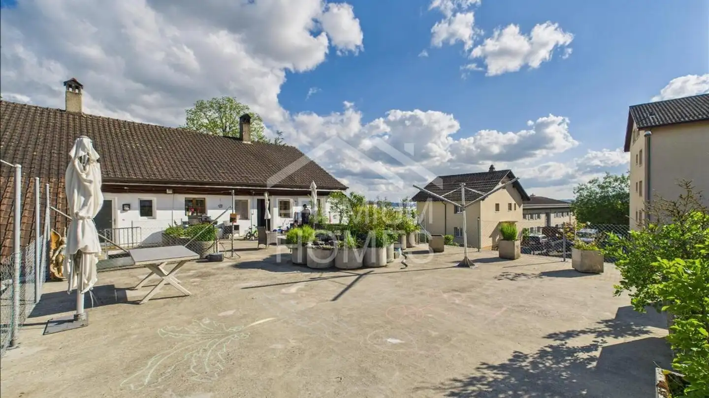 Residential building for sale - 2540 Grenchen