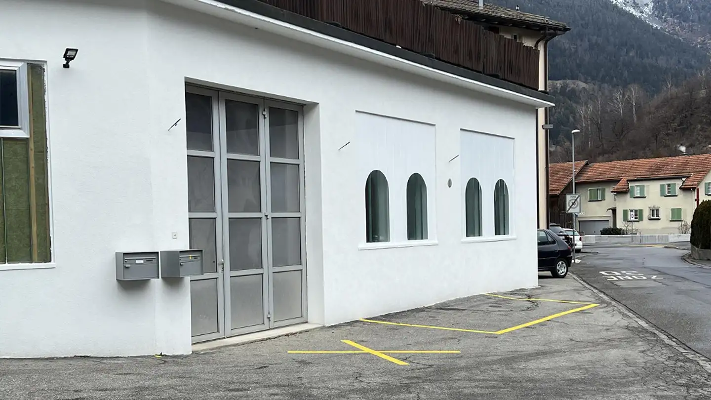 Commercial à louer - Caschnés, 7013 Domat/Ems
