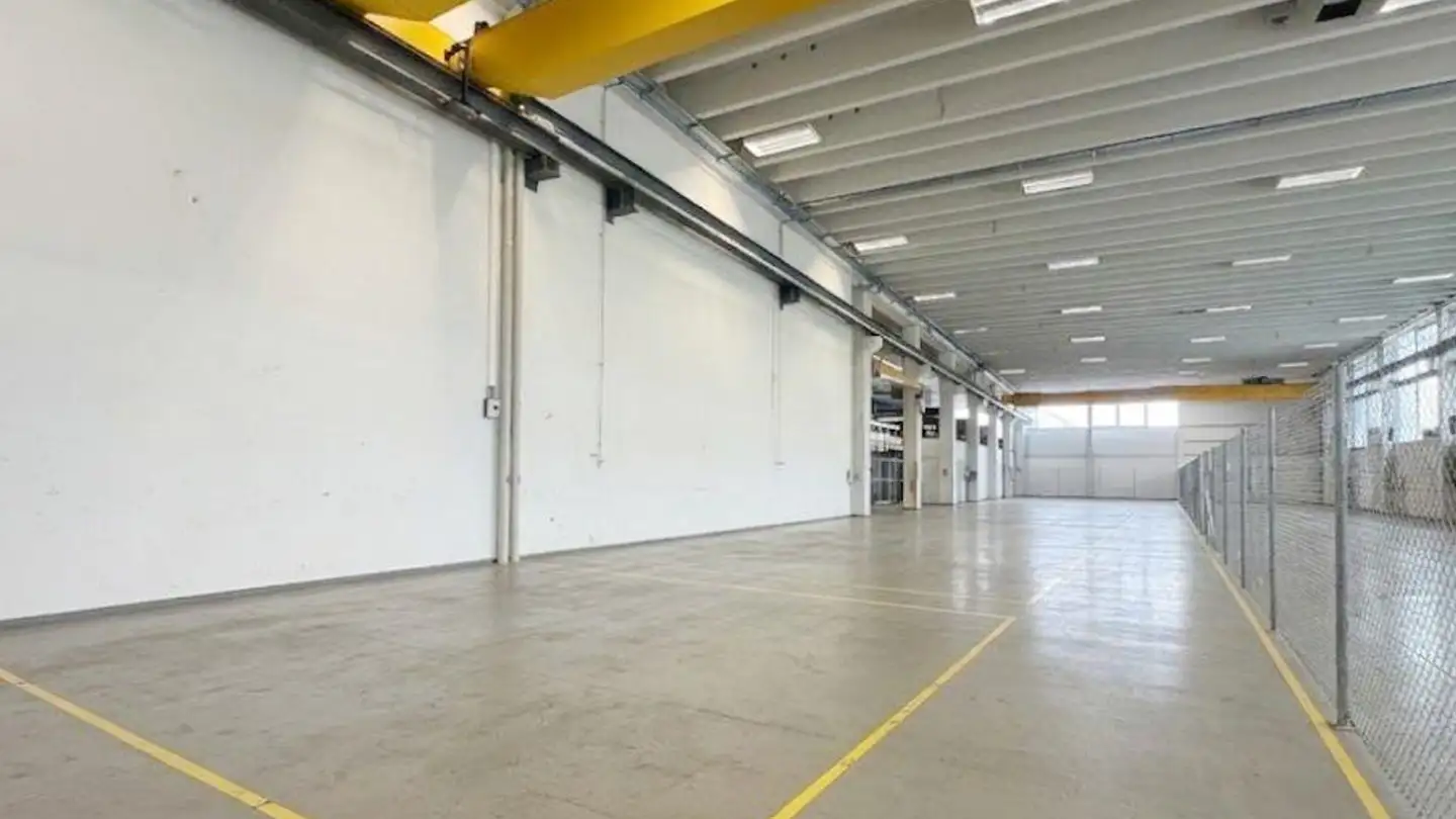 Commercial à louer - Schorenstrasse 39, 3645 Gwatt (Thun)