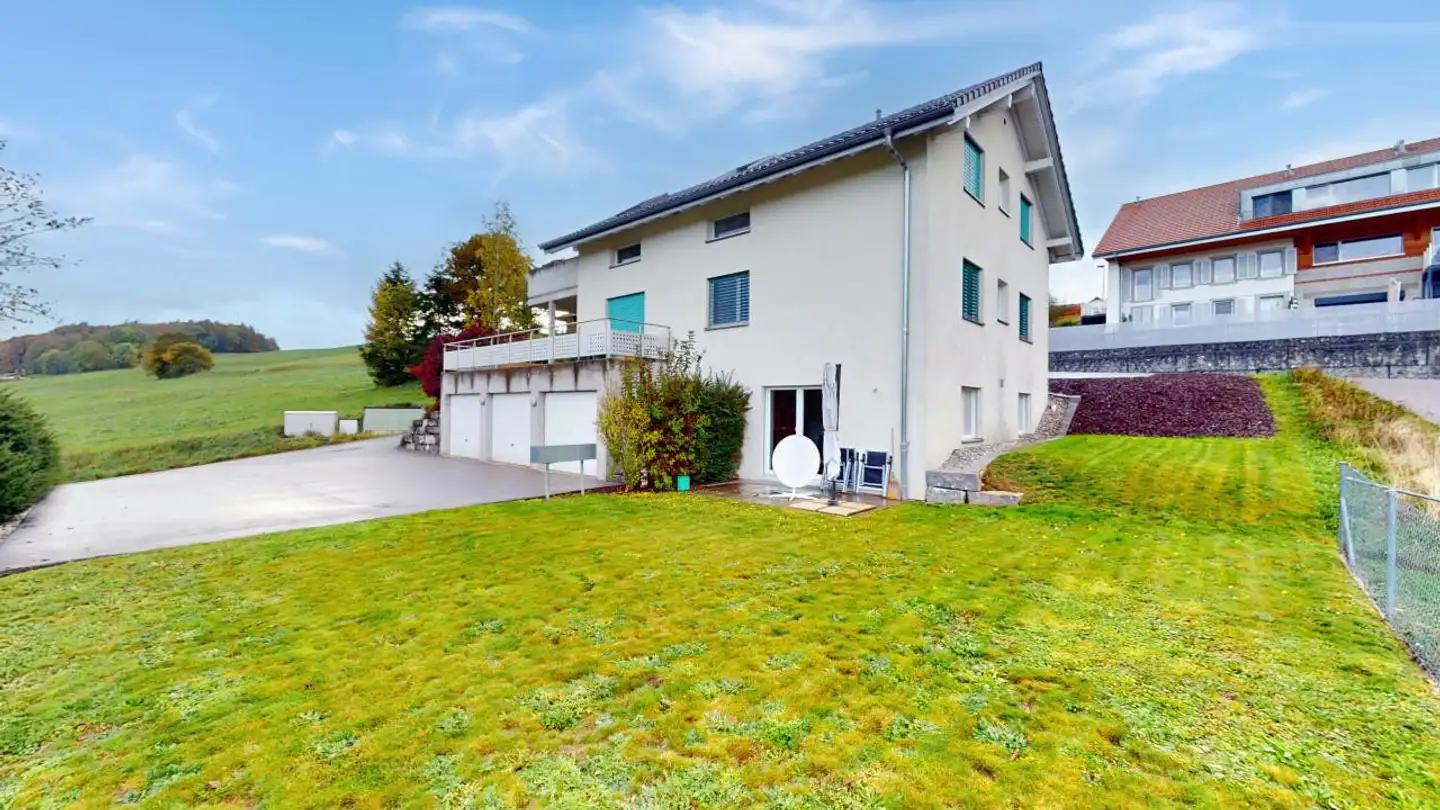 Mixed-use building for sale - 1678 Siviriez