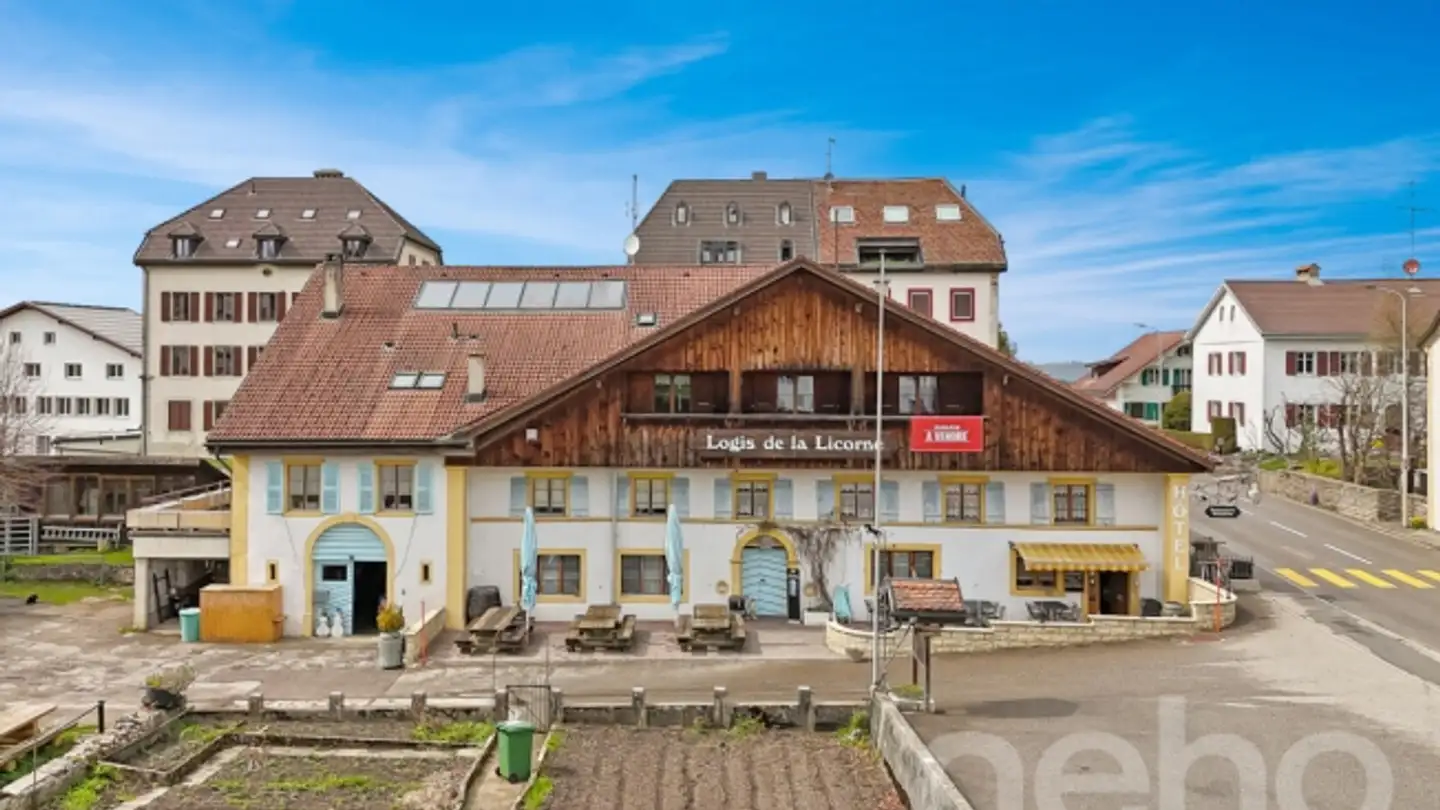 Mischgenutztes Gebäude kaufen - 2333 La Ferrière