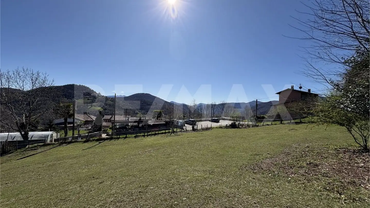 Constructible plot for sale - 6997 Sessa