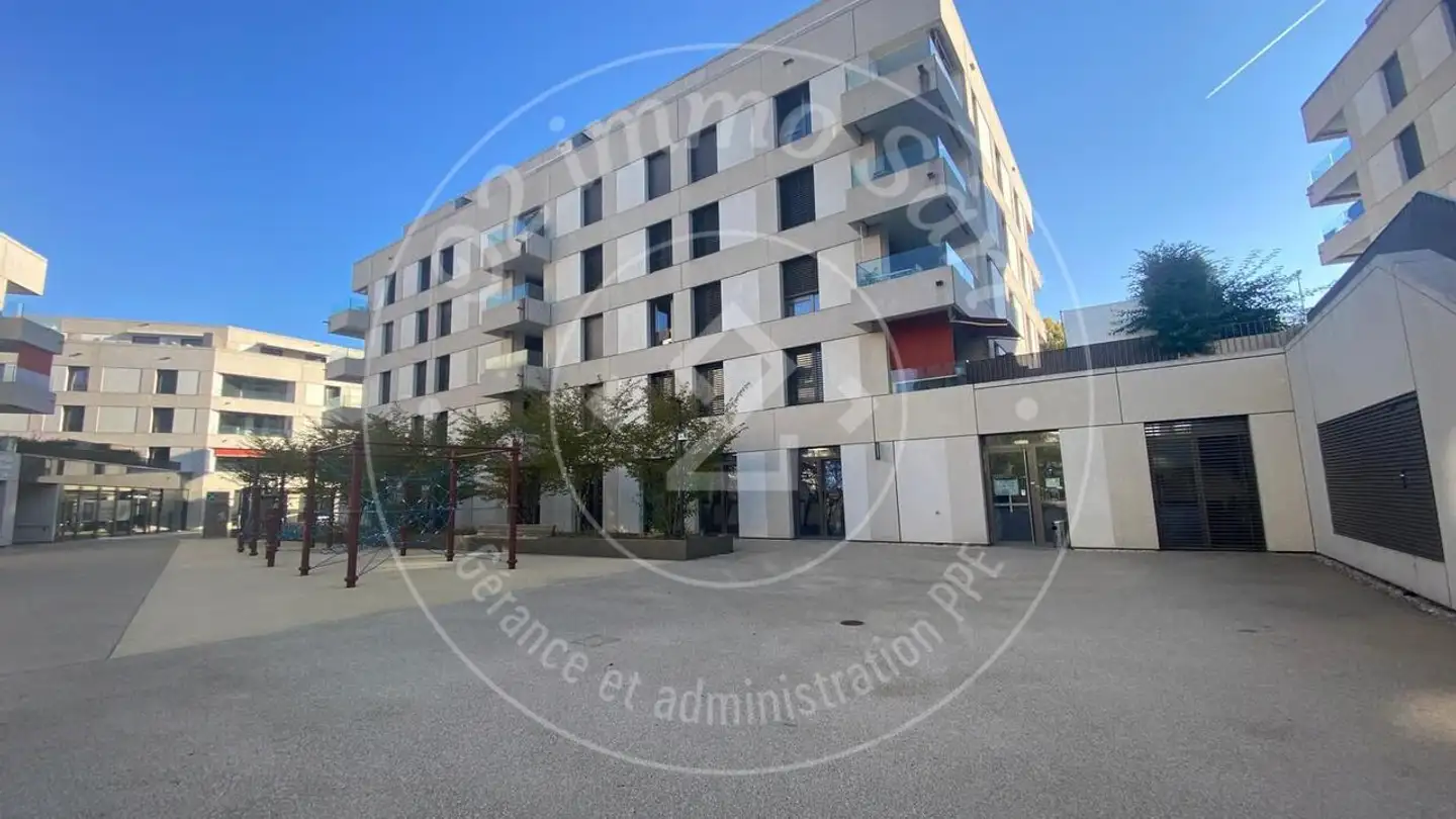 Commercial à louer - Rue Des Comtes 5, 1680 Romont FR