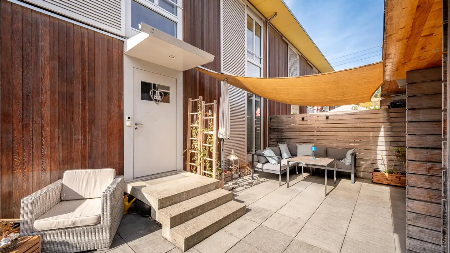 Stepped house for sale - 5070 Frick