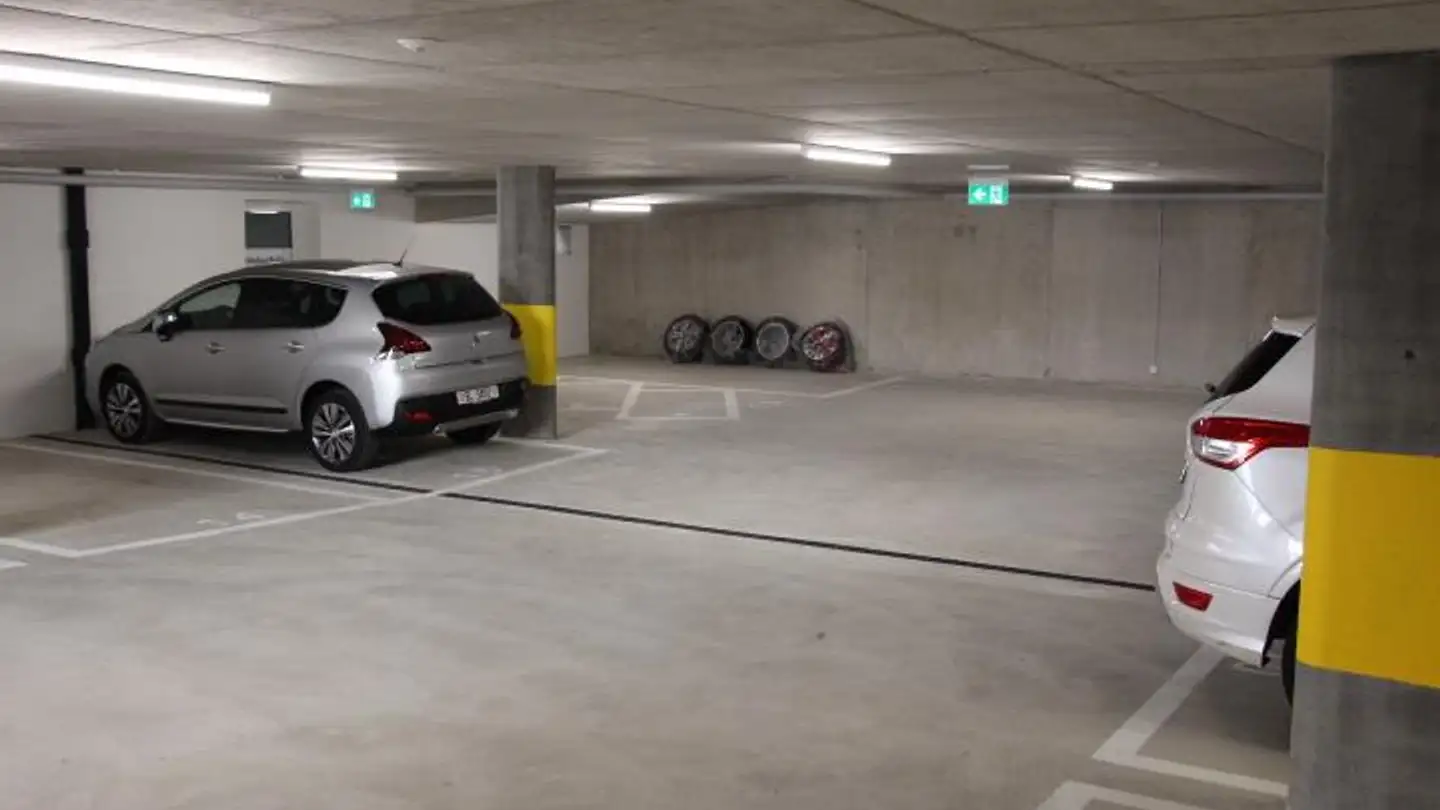 Tiefgaragenstellplatz mieten - Weidenbodenweg 1, 4450 Sissach