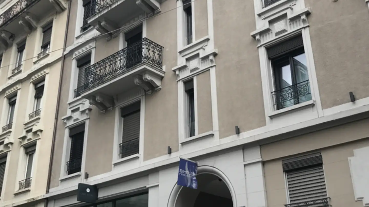 Outdoor parking space for rent - Rue Du Simplon 35, 1006 Lausanne