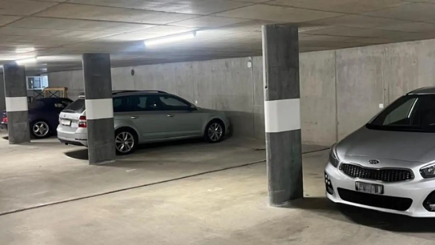Place de parking souterraine à louer - Route du Talent 17B, 1042 Assens