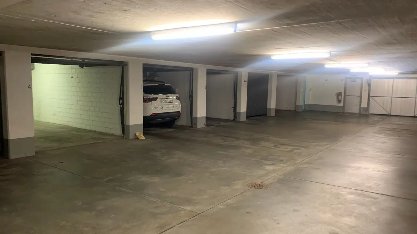 Garage singolo in affitto - Thesenacher 28, 8126 Zumikon
