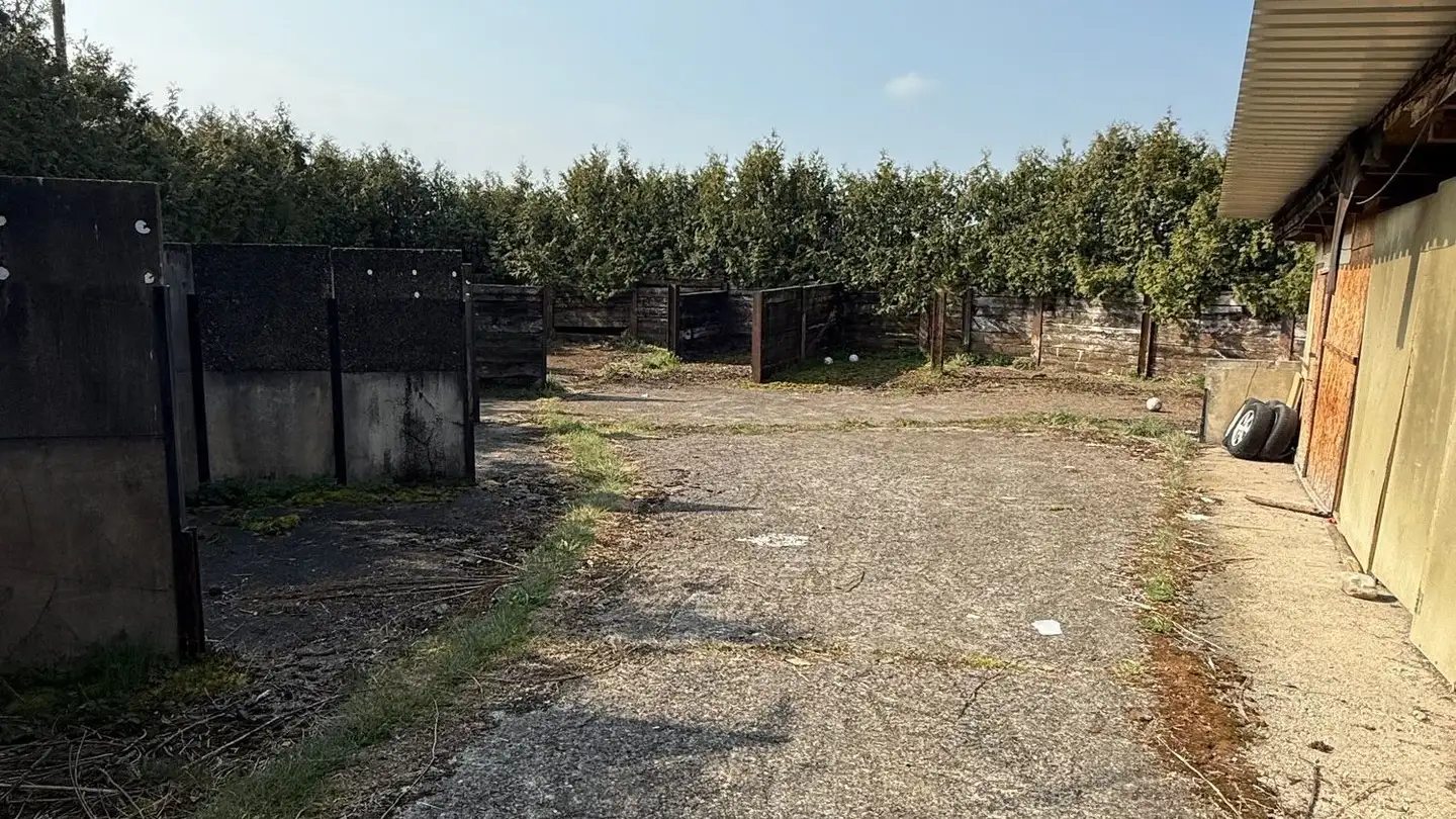 Covered parking space for rent - Niederwil, 6330 Cham